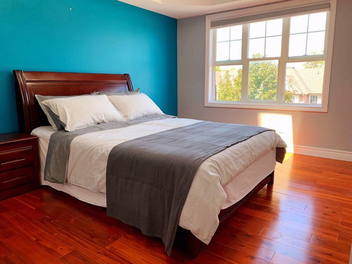 Nice Rooms With Private Bath In Mid Town Toronto Exteriör bild